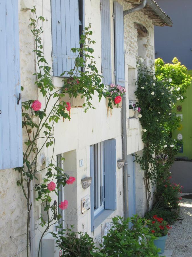 La Maison Du Bonheur Bourg-Charente Exterior foto